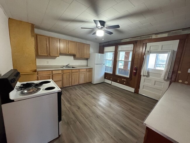 Interior Photo - 8 Union St.