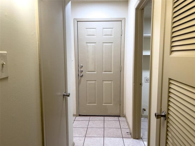 Foto del edificio - 7206 Creekside Dr