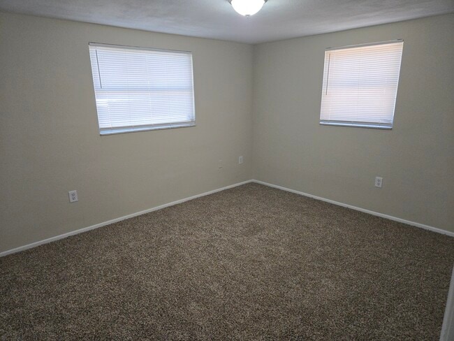 Foto del edificio - 9240 St Regis Ln