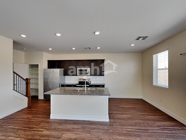 Foto del edificio - 5804 Petronius St