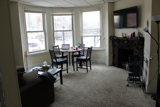 Foto del edificio - Fenway 2 bedroom apartment - 9/1  NO FEE