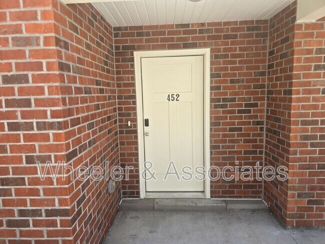 Building Photo - 452 South St