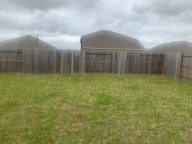 Foto del edificio - 3 Bedroom Single Family Home in Baytown