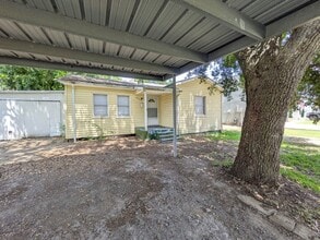 Building Photo - 707 S 13th St