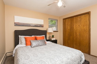 Bedroom - Brentwood Park Townhomes
