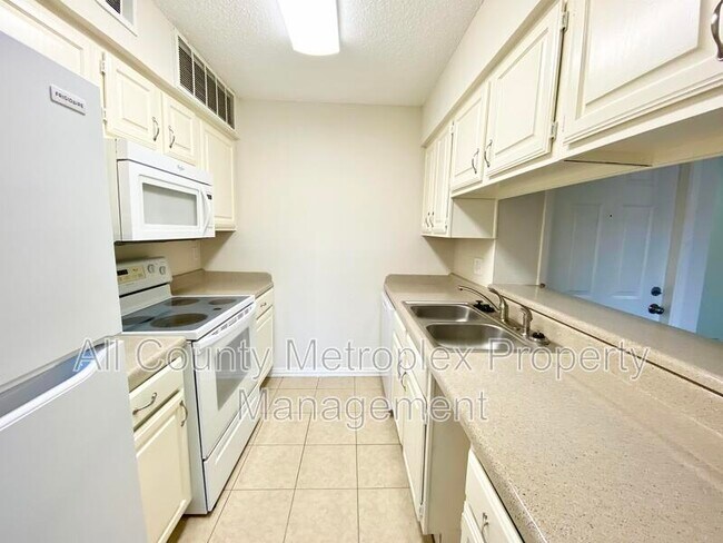 Building Photo - 11490 Audelia Rd
