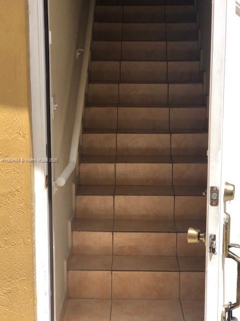 Foto del edificio - 8100 W 28th Ct