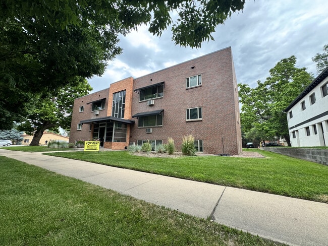 Building Photo - 2054 S Milwaukee St