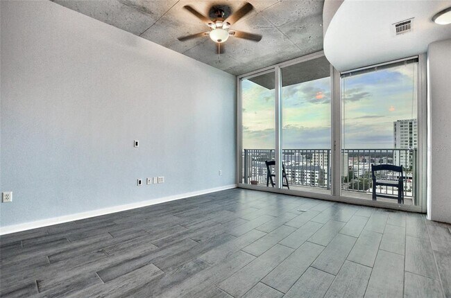Building Photo - 777 N Ashley Dr