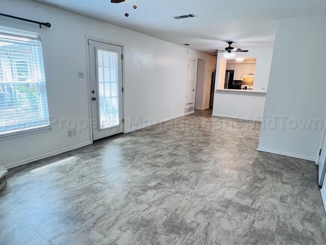 Foto del edificio - Charming 2 bedroom 1-bathroom Duplex unit ...