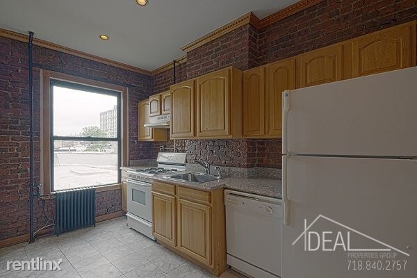 Building Photo - 122 29th St