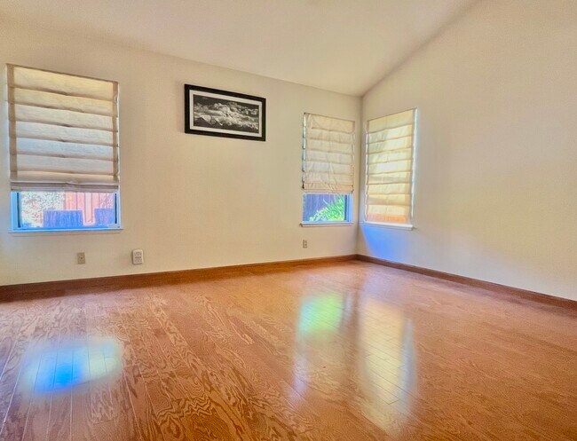 Foto del edificio - 1743 White Oak Ln