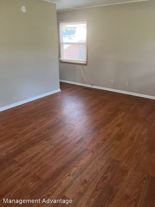 Building Photo - 3 br, 1 bath House - 259 E Sunset Lane
