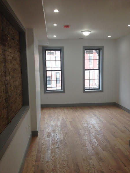 Primary Photo - 989 Putnam Ave