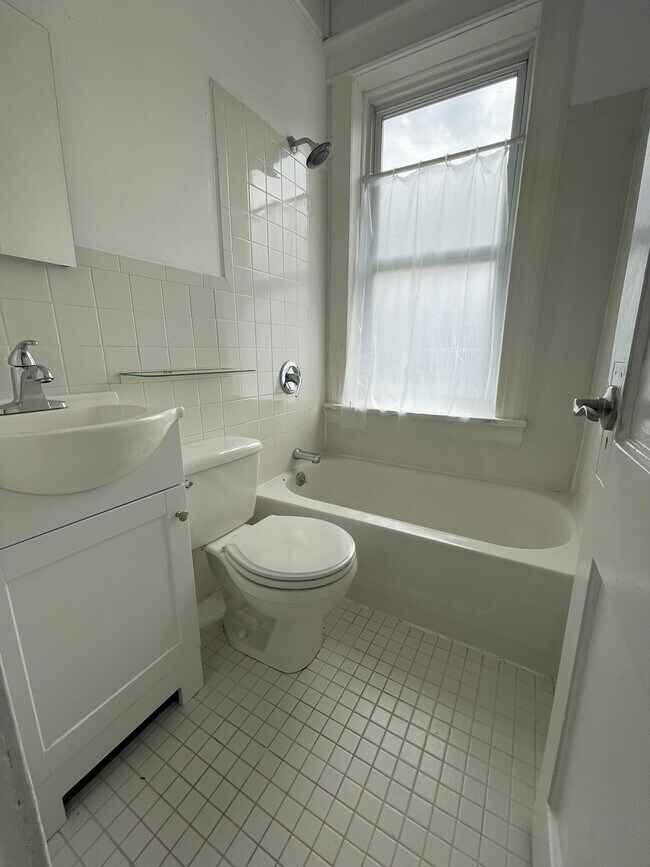488 Kennedy Blvd #1 - 487 Kennedy Blvd
