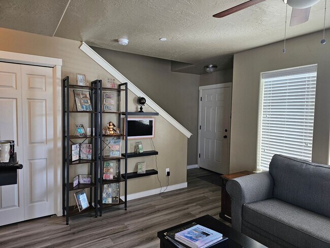Foto del edificio - 4802 Continental Ln