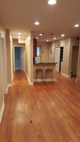 Foto del edificio - 5700 N Maplewood Ave