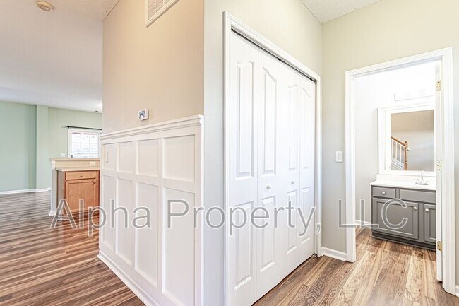 Building Photo - 322 Highgate Cir