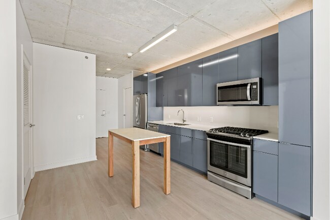 Foto del edificio - 301-339 W Illinois St