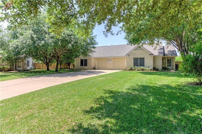 Building Photo - 200 Prairie Springs Loop