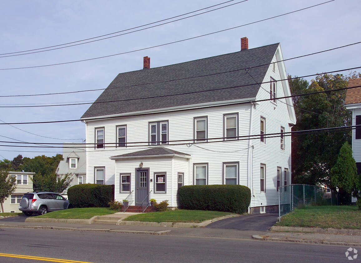Primary Photo - 67-69 Revere Rd