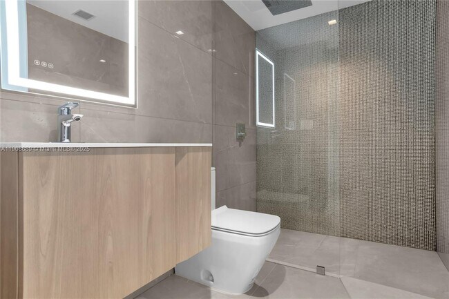 Foto del edificio - 1325 Bay Dr