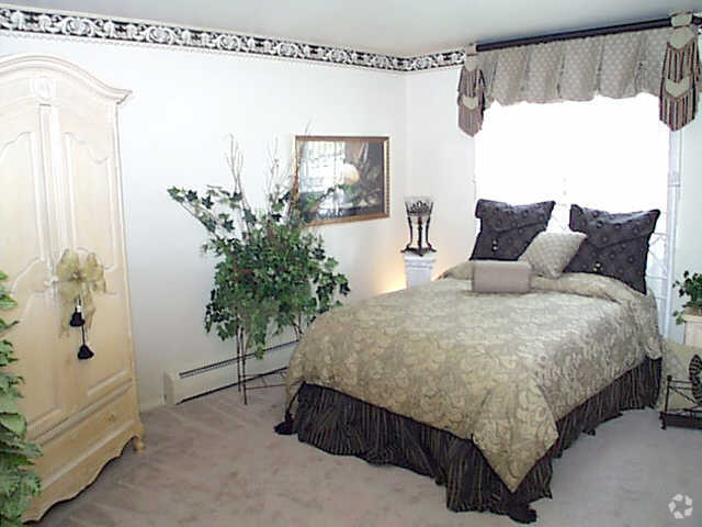 First Bedroom - Courts of the Falling Waters