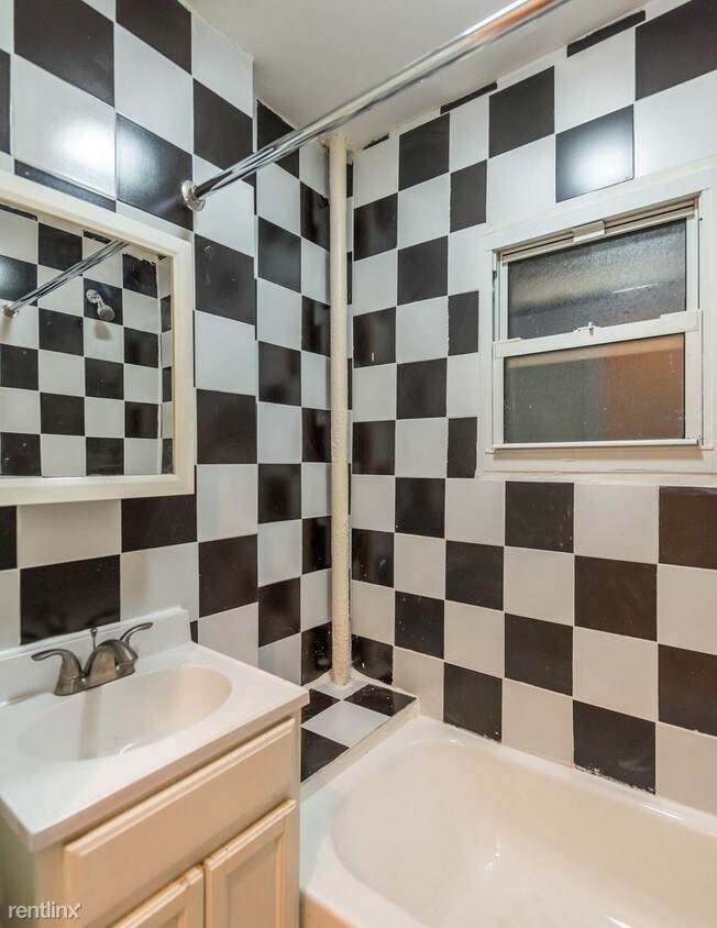 Foto del edificio - 3 br, 1 bath Apartment - 27 Kingsland Ave