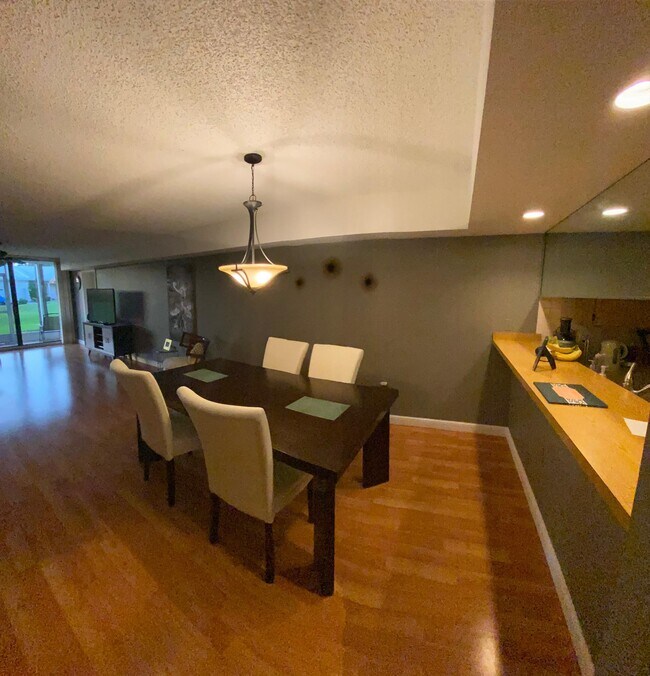 Foto del edificio - 2741 Village Blvd