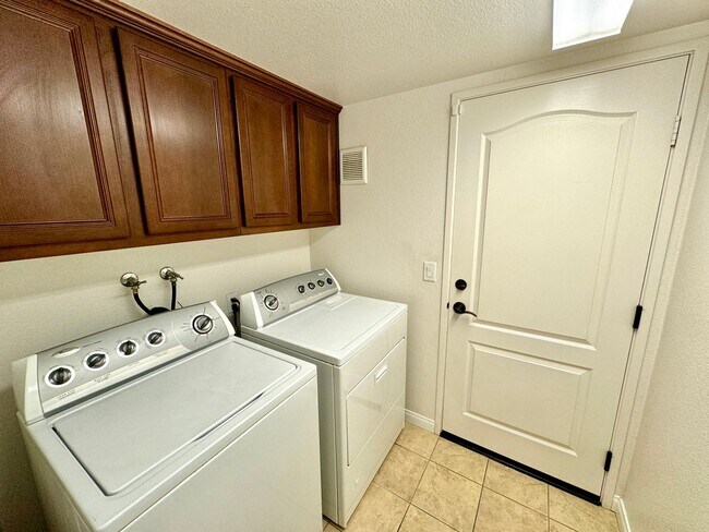 Building Photo - Great 3B/3.5BA Townhome in 4S Ranch!