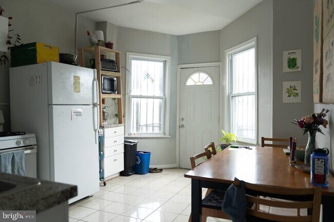 Foto del edificio - 307 E 25th St