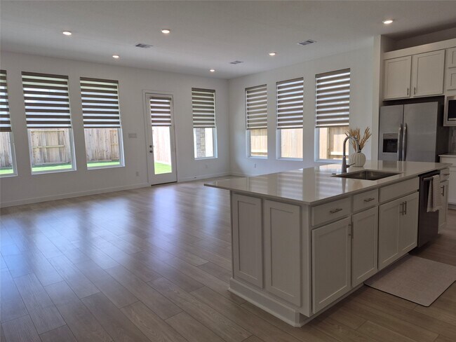 Foto del edificio - 31007 Golden Felipe St