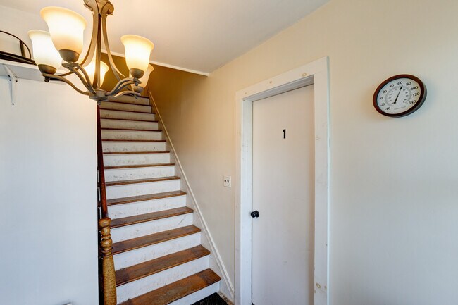 Foto del edificio - 21 Elk Creek Rd