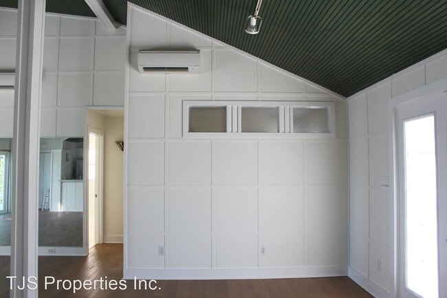 Building Photo - 2 br, 1 bath House - 1702 River Drive