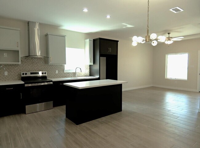 Foto del edificio - 5928 Heather Loop