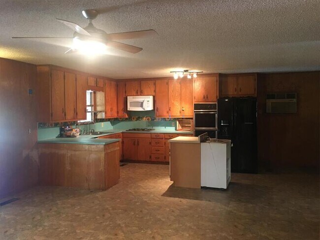 Building Photo - 3501 Alta Vista Dr