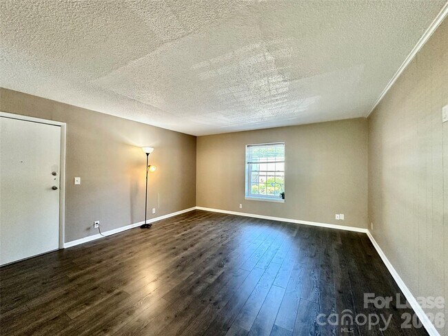 Foto del edificio - 2638 Park Rd