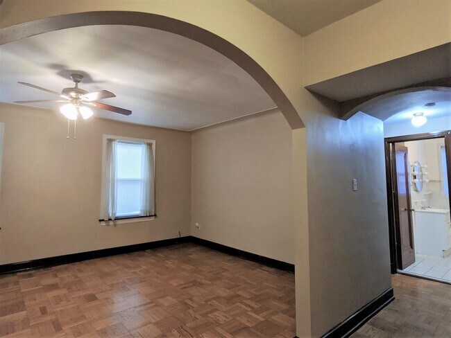 Building Photo - 8036 Delmar Blvd