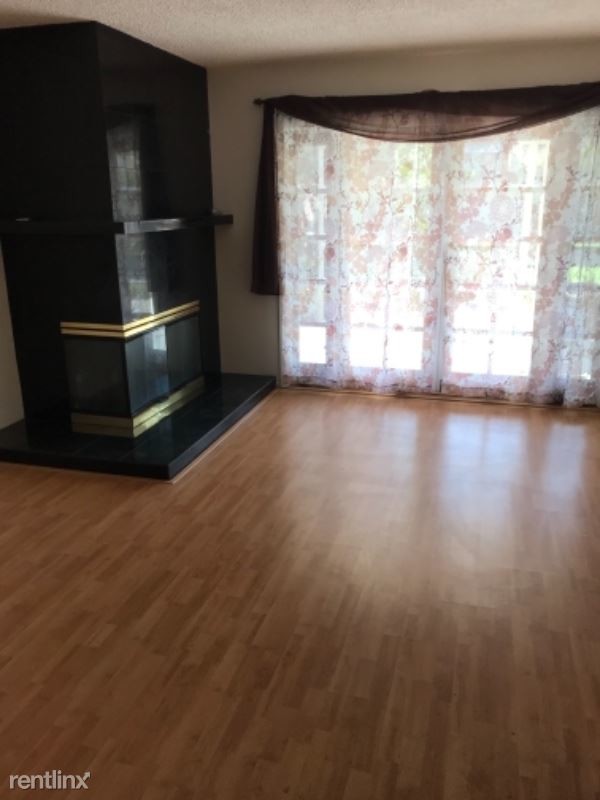 Building Photo - 3 br, 2 bath House - 9200 Gardenia Avenue