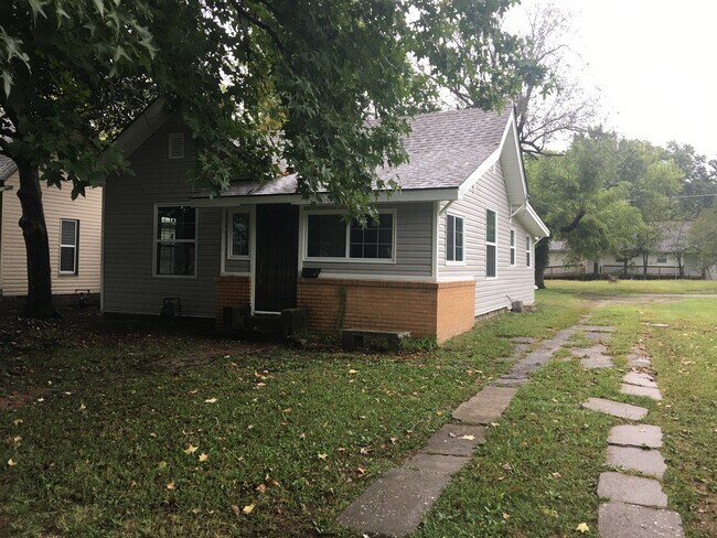 Foto del edificio - PRE- LEASING TO APPROVED APPLICANTS- we wi...