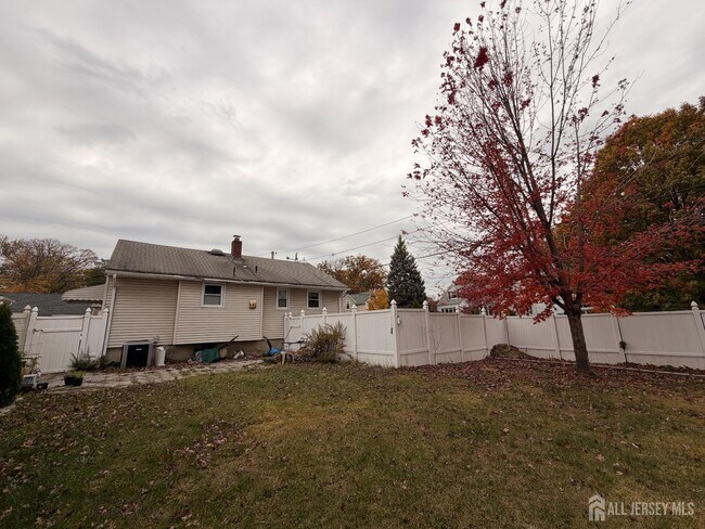 Foto del edificio - 188 Auth Ave