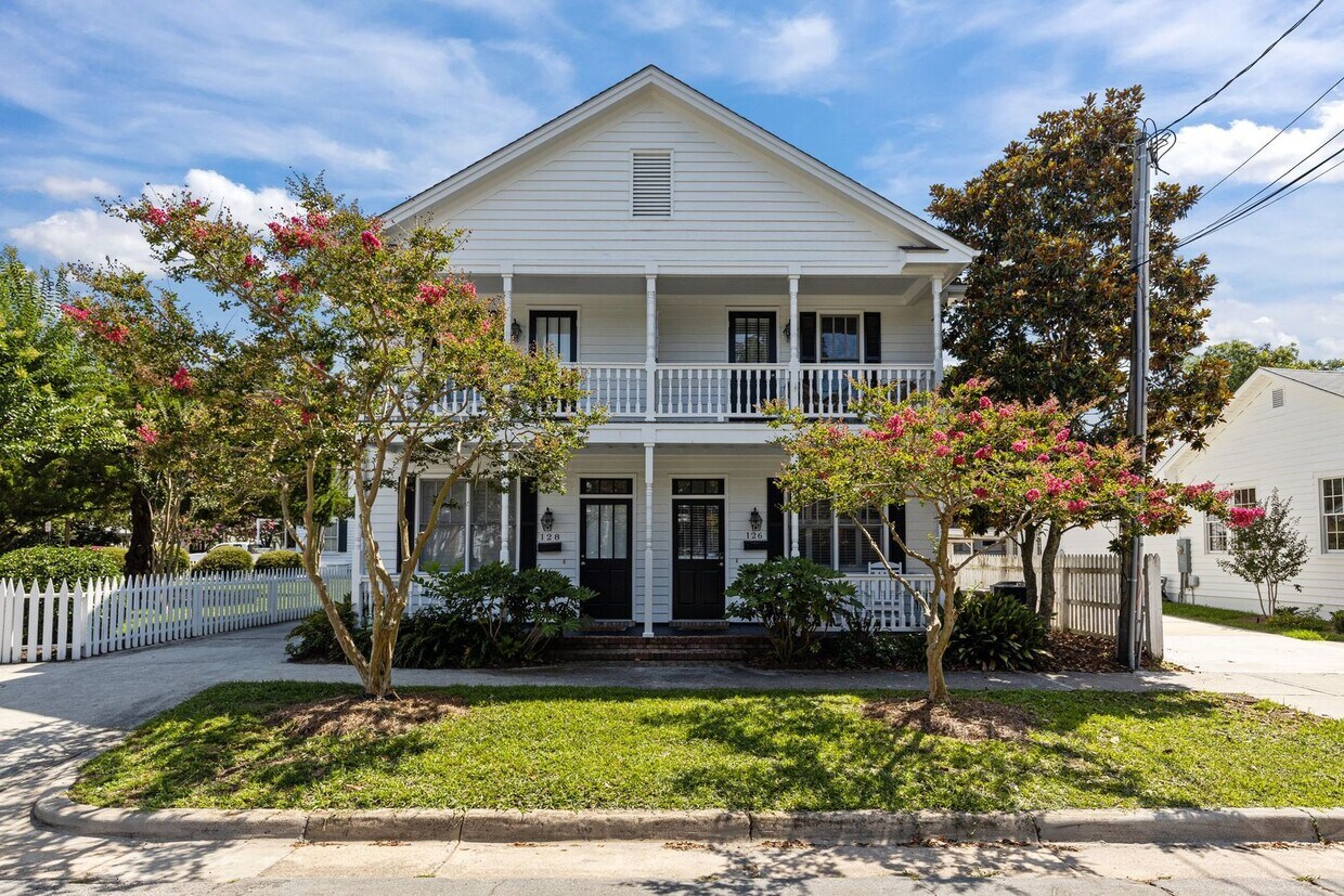 Primary Photo - Downtown Beaufort Townhome Available Now!