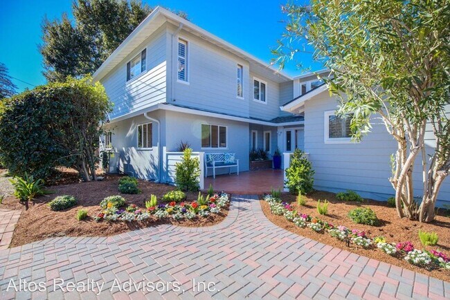 Building Photo - 5 br, 3.5 bath House - 1460 Aura Way