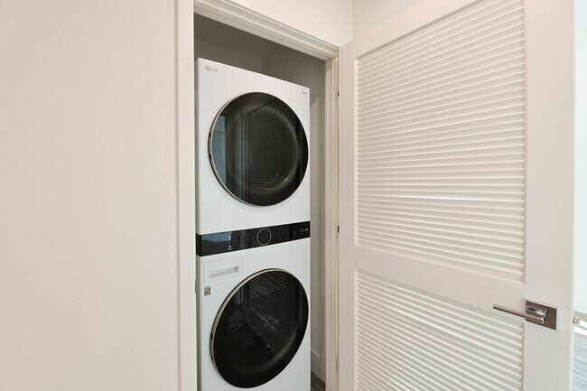 Foto del edificio - 4000 Mont Clair Apartments