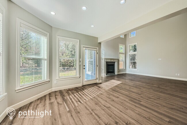 Building Photo - 4906 70th Ave Ct W, University Place, WA, ...