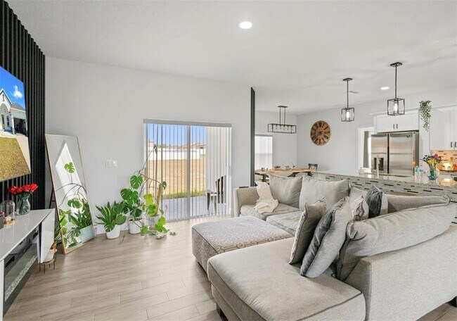 Foto del edificio - 817 Desmoines Pl