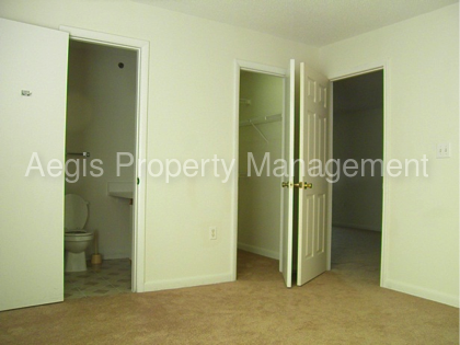 Foto del edificio - 1440 Collegiate Cir