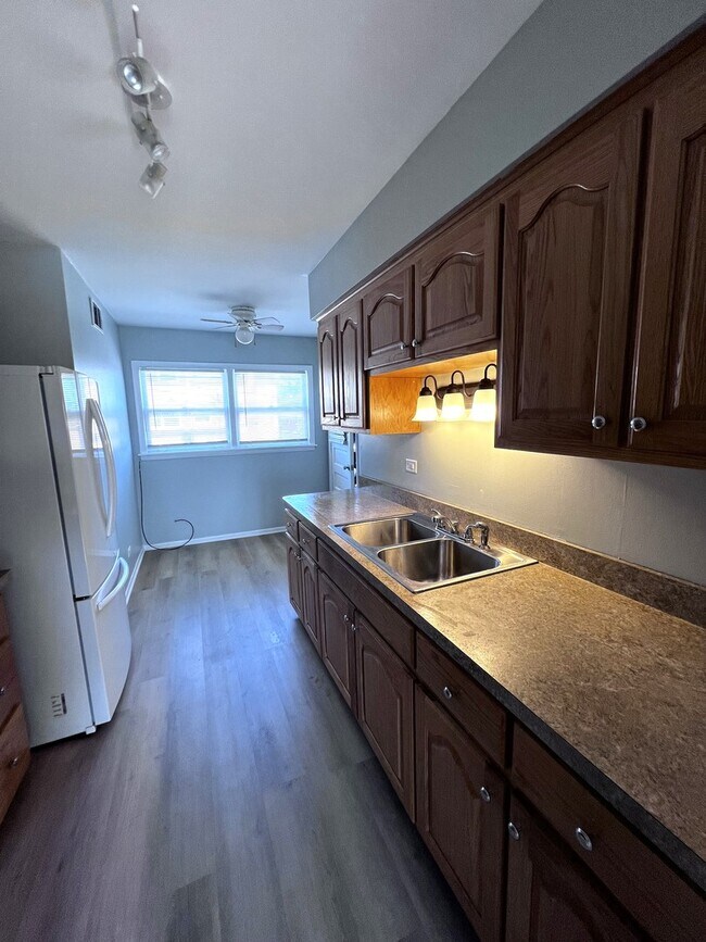 Foto del edificio - 3170 W Meadow Ln Dr