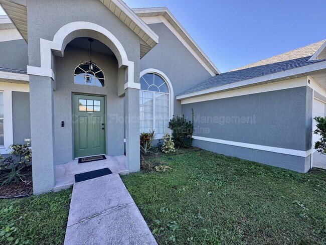 Foto del edificio - 402 Lark Ct