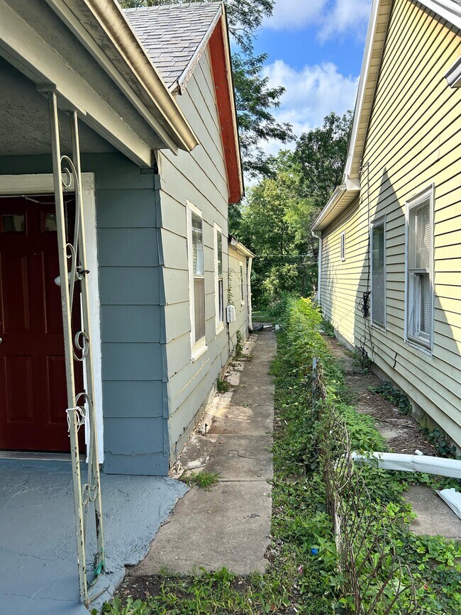 Foto del edificio - 713 Pendleton St